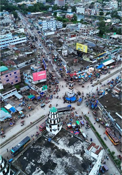 নজিপুরের সমবায়ে লক্ষ লাখ টাকার আমানত ফেরত নিতে গ্রাহকদের মানববন্ধন