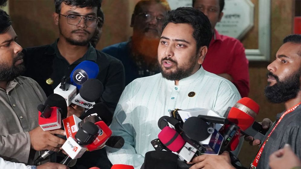 শেখ হাসিনার জন্য ফাঁসির দড়ি অপেক্ষা করছে : নাহিদ ইসলাম