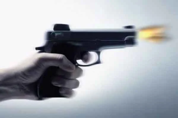 চট্টগ্রামে প্রকাশ্যে গুলি করে যুবককে হত্যা