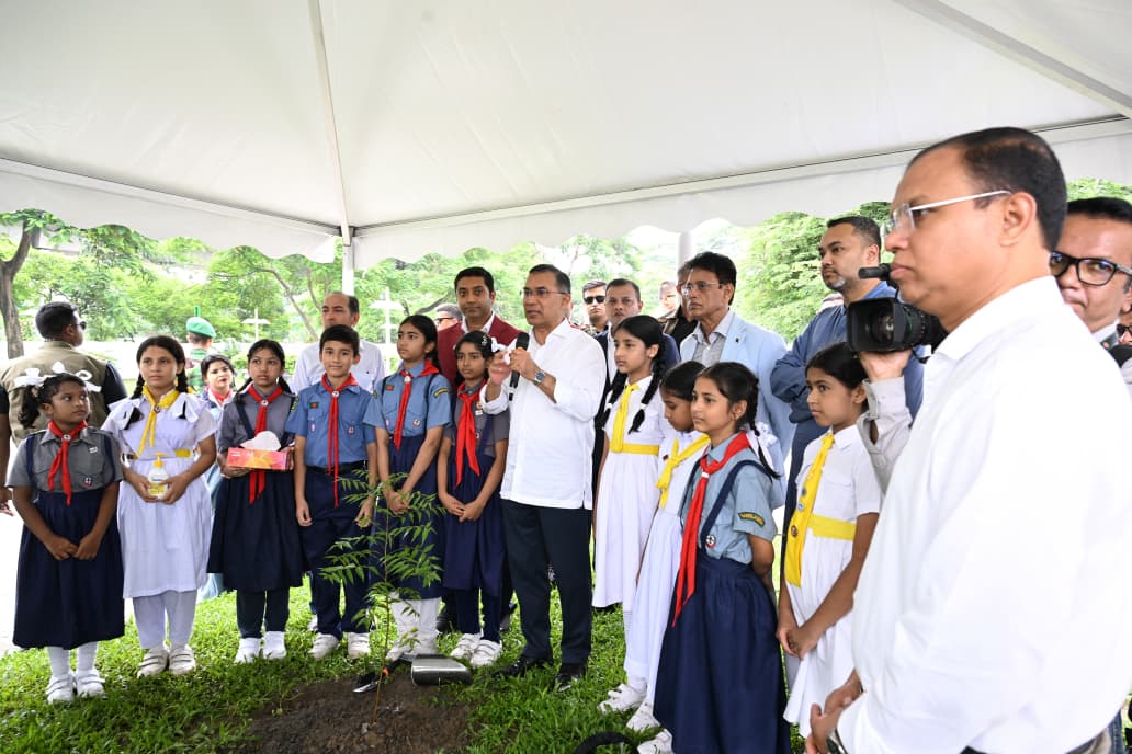 শিক্ষার্থীদের প্রতি বছর একটি করে গাছ লাগানোর আহ্বান প্রধানমন্ত্রীর