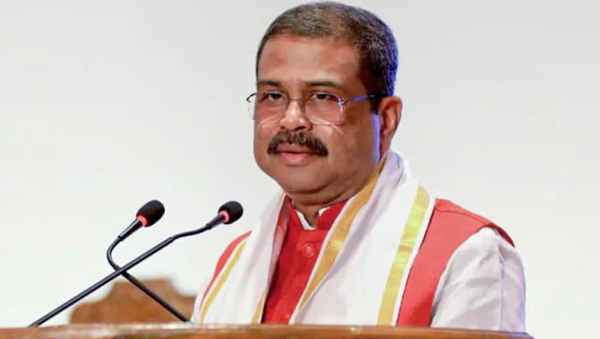 পদত্যাগের দুই দিন পরে সংসদে প্রাণবন্ত স্বাগত, 'স্ট্রিট ফাইটার' হিসেবে নিজেকে উপস্থাপন করলেন ধর্মেন্দ্র প্রধান