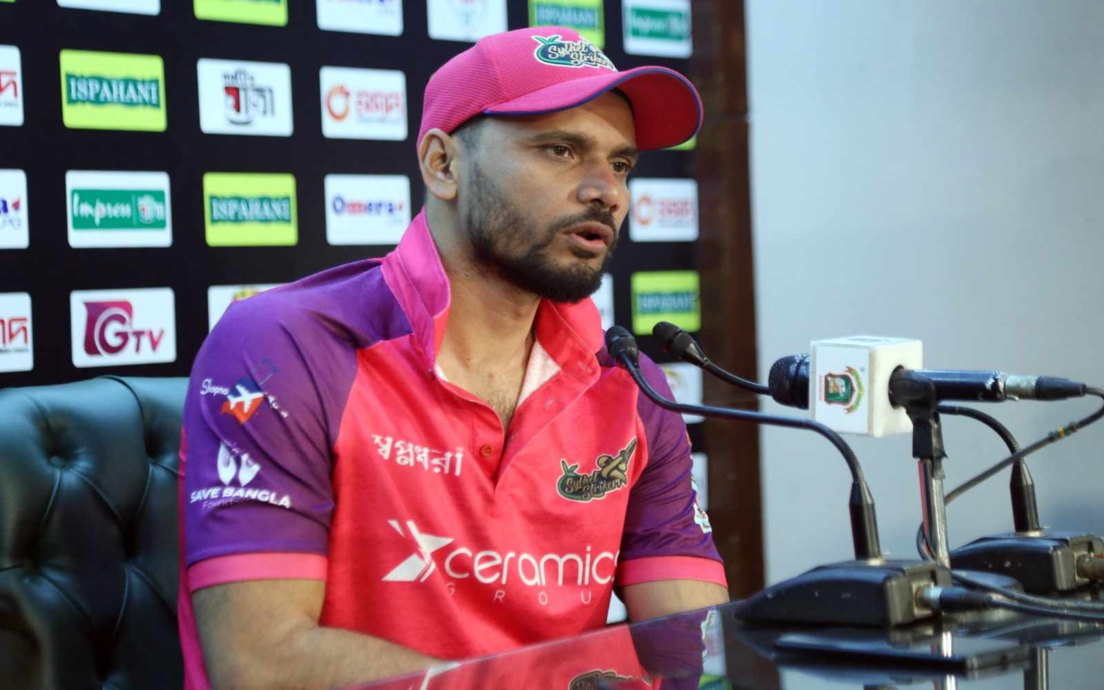 ৩০ জানুয়ারি সংসদ নাকি বিপিএল: কী ভাবছেন মাশরাফি?