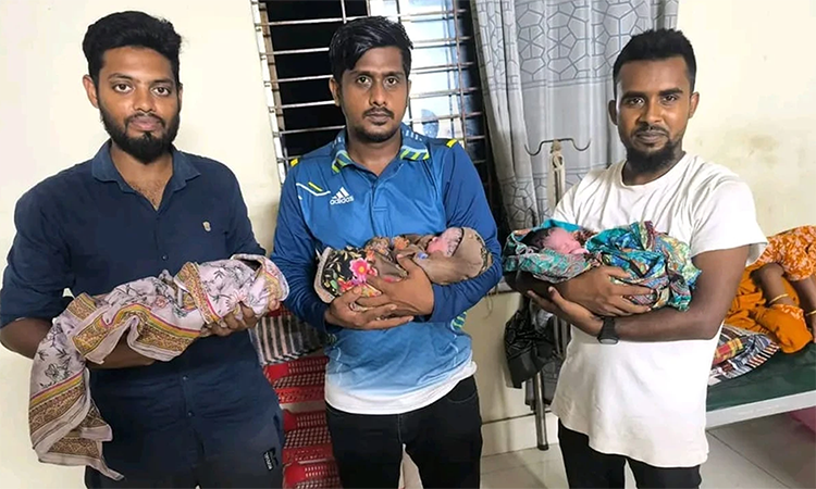 কুষ্টিয়ায় স্বাভাবিক প্রসবের মাধ্যমে তিন সন্তানের জন্ম