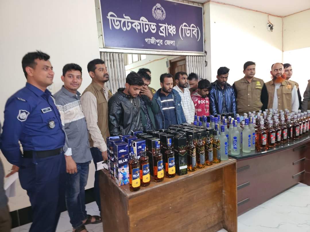 গাজীপুরে ১০০ বোতল বিদেশি মদসহ ছাত্রলীগ নেতা গ্রেফতার