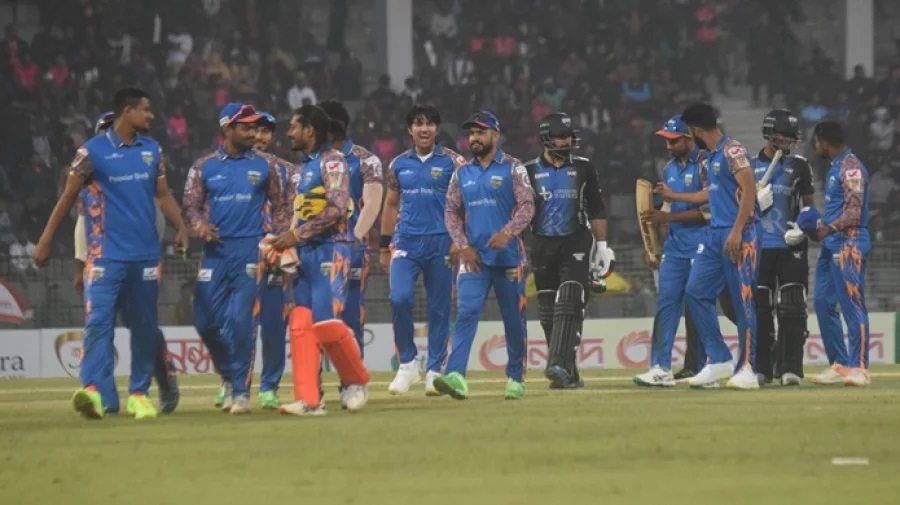 টানা চার জয়ে বিপিএলের শীর্ষে খুলনা
