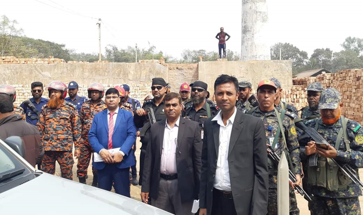 রাজবাড়ীতে অবৈধ ইটভাটায় ১৩ লাখ টাকা জরিমানা