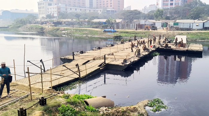 বিশ্ব ইজতেমায় মুসল্লিদের যাতায়াতে ৫টি ভাসমান সেতু নির্মাণ করল সেনাবাহিনী